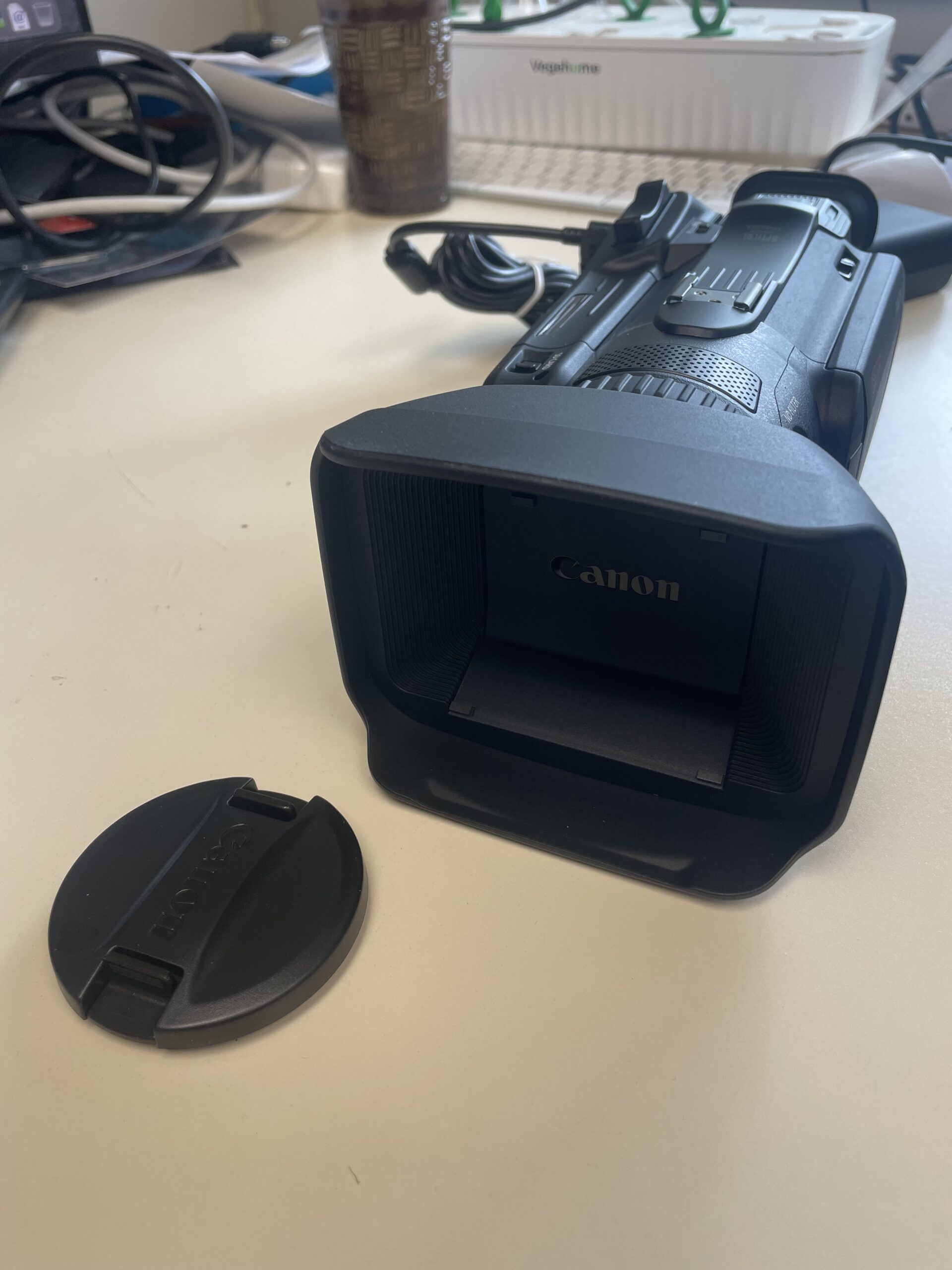 Camden - Canon XA75 Video Camera Kit - Image 3