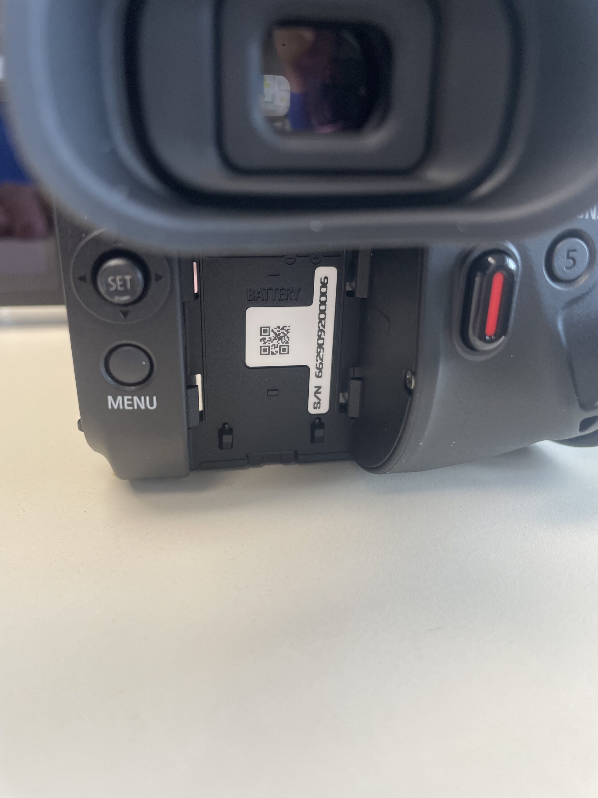 Canon 4K XA75 - Cameron - Image 9
