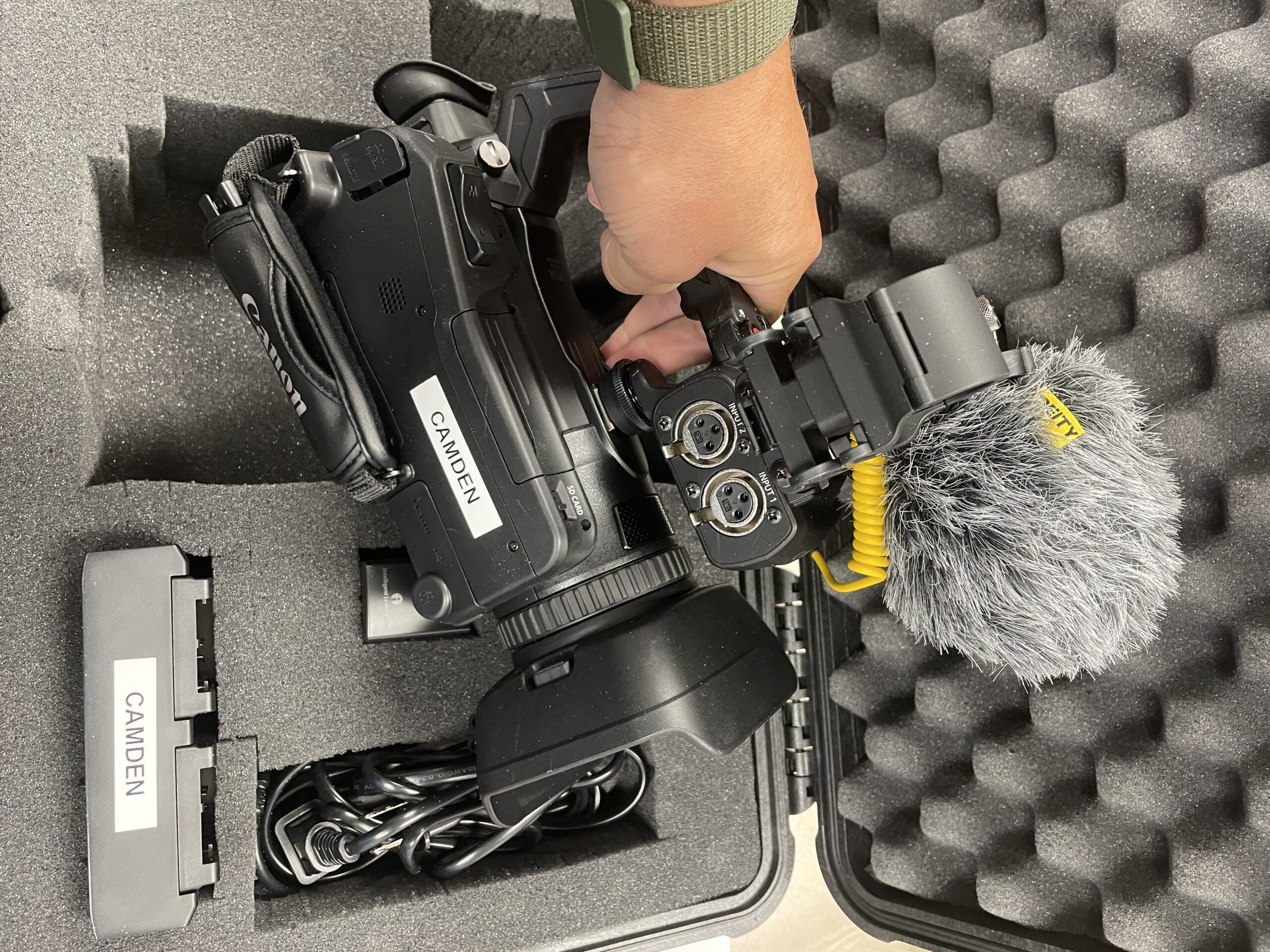 Camden - Canon XA75 Video Camera Kit