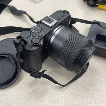 Cierra - Canon R50V 4K Video Camera Kit