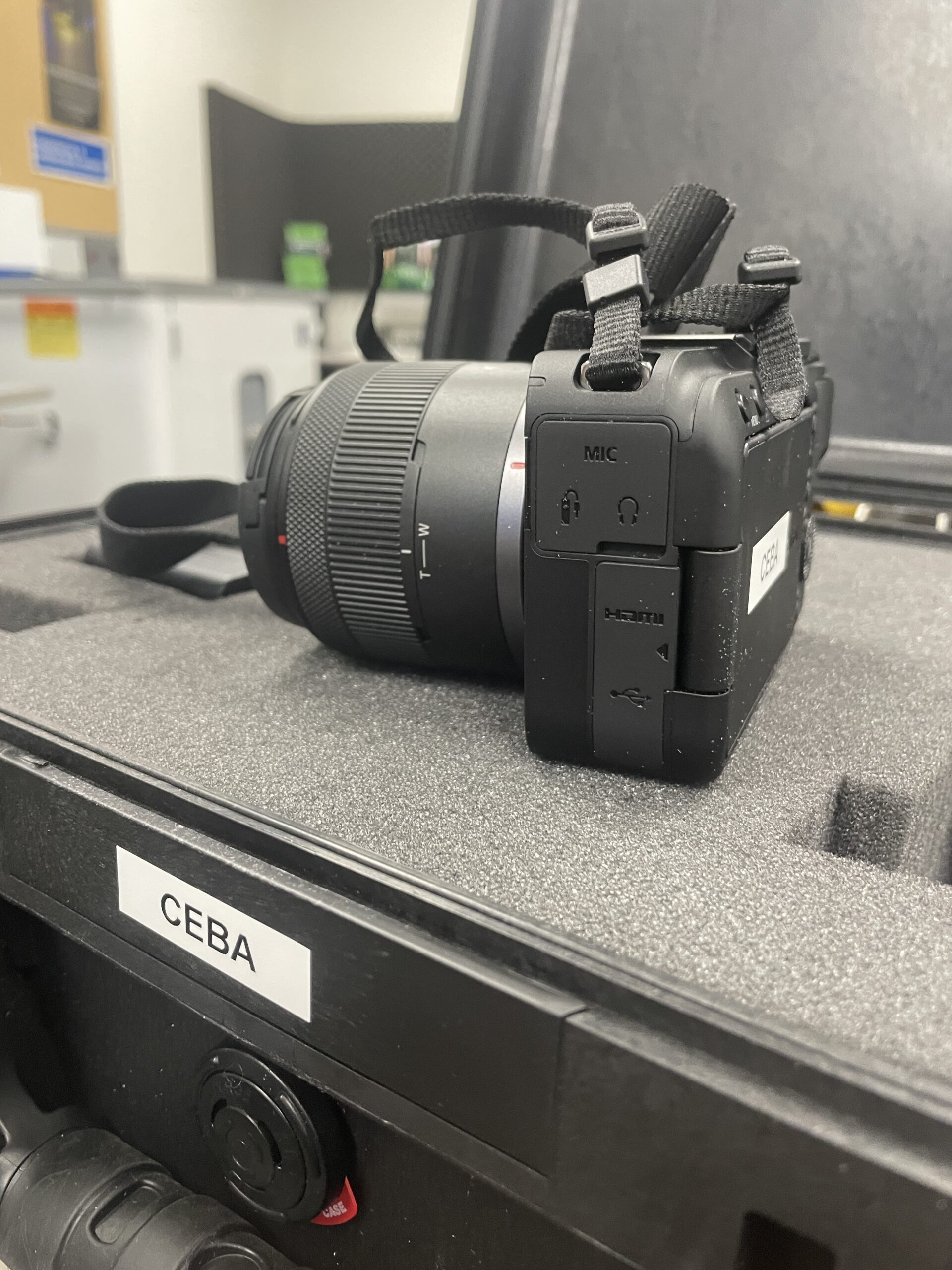 Ceba - Canon R50V 4K Video Camera Kit